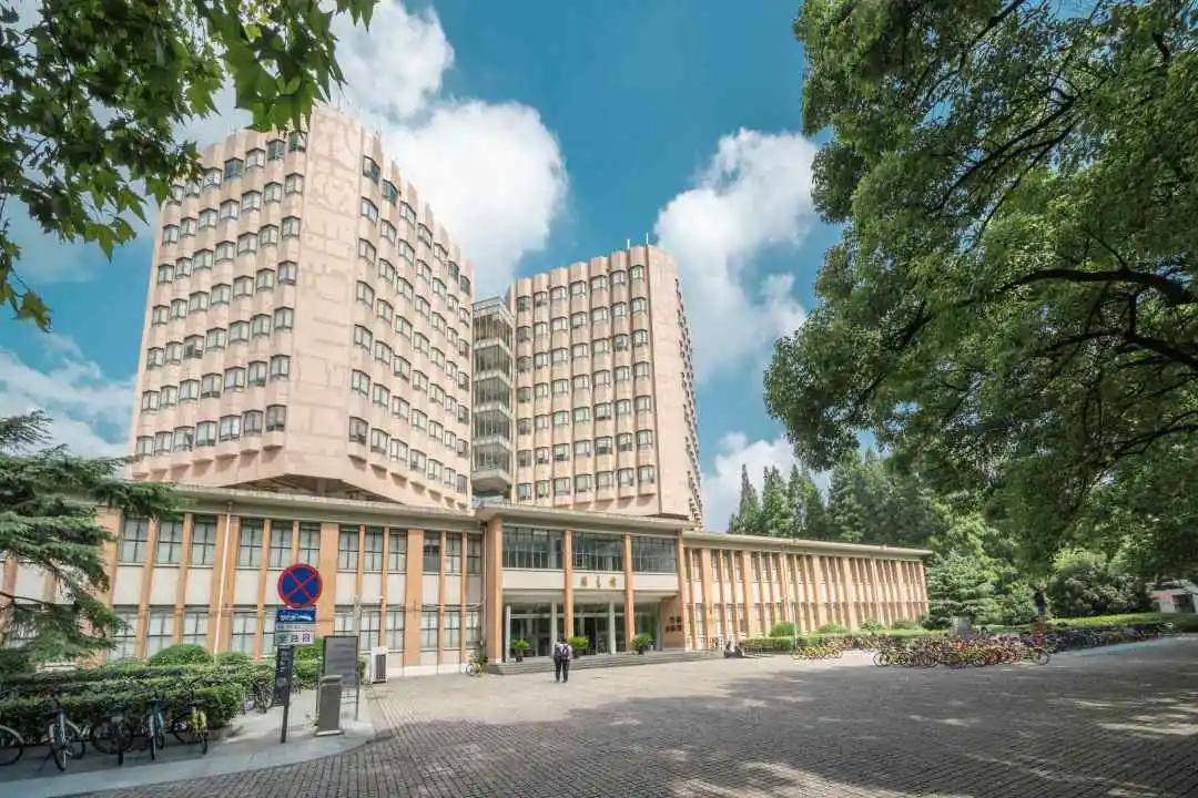 左家垅|大学也有“外号”？看哪所大学能凭借“绰号”笑傲江湖！
