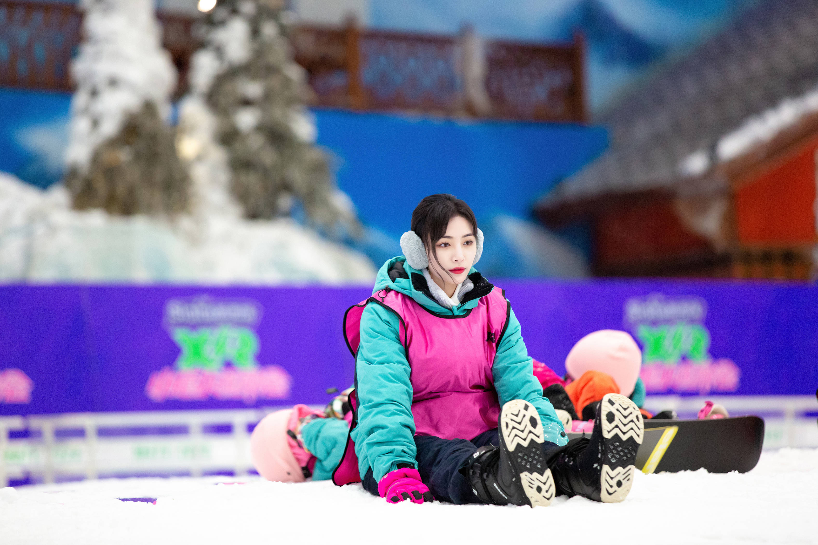 《小巨人运动会》郑希怡大秀滑雪技术 许佳琪滑