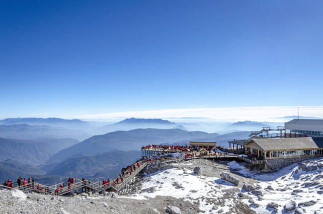 6月份去云南旅游怎么穿搭_云南洱海几月份去最好(2)