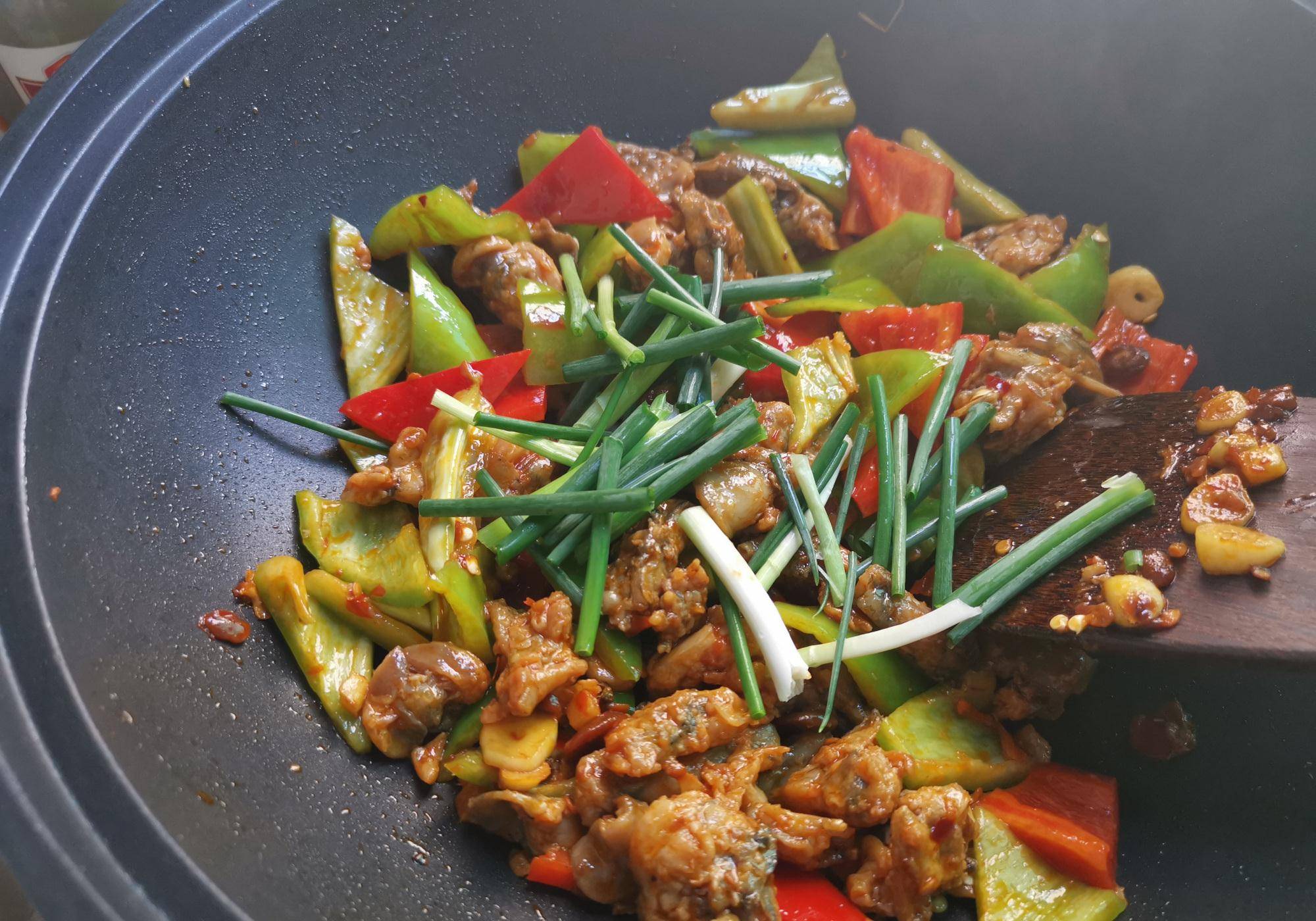 在家怎么做牛蛙锅 3e2862b9ee1740d0bf57f1ee78db79bd.jpeg