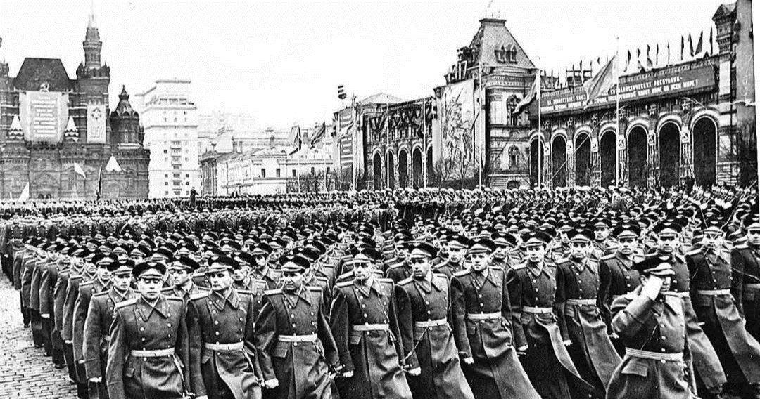 原创斯大林红场阅兵到底说了什么,让莫斯科保卫战成为二战转折点?