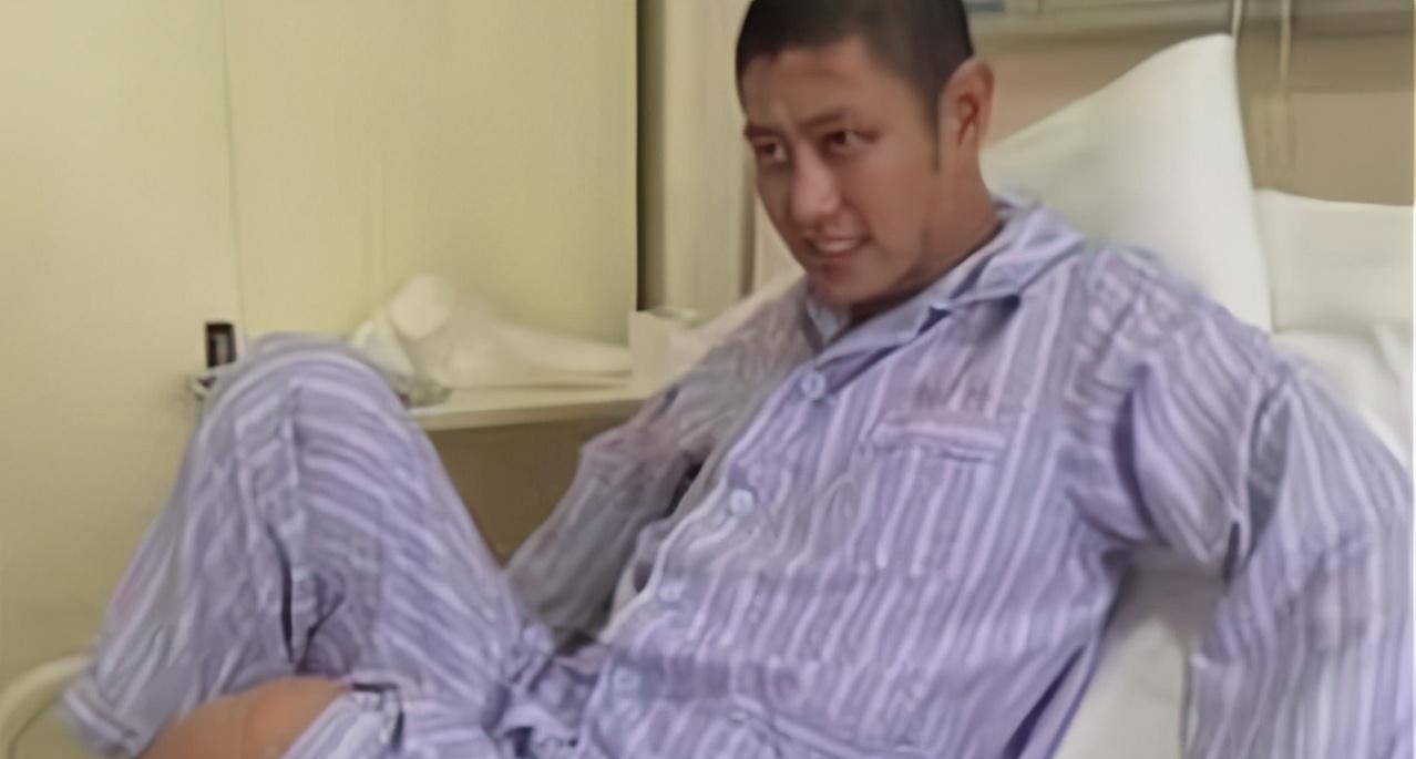 不过,在拍摄《前方出击》的时分,赵旬却由于一场戏产生不测,从3楼摔