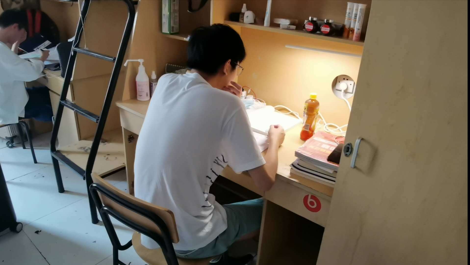 为什么这么多人考研二战 95d40bf2706c4f278314561163c126f9.jpeg