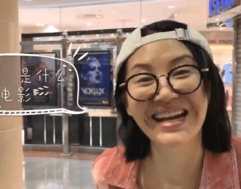许晴明明51岁硬要装小姑娘,素颜难掩苍老!