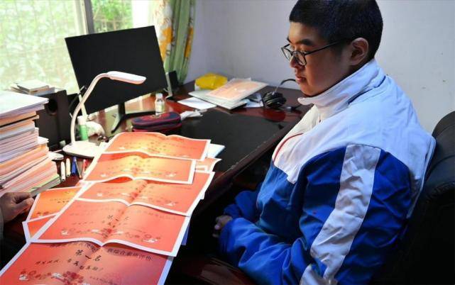 身高|世界上最高你知道几个？羡慕！四川14岁男孩身高创吉尼斯纪录