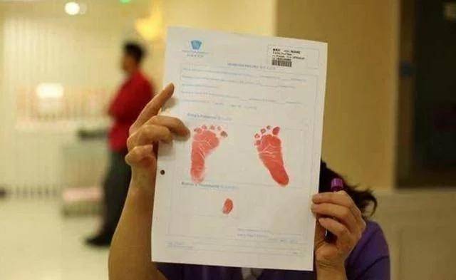 宝宝|这些用处对宝宝很重要为啥新生儿医院要留脚印？除了留作纪念