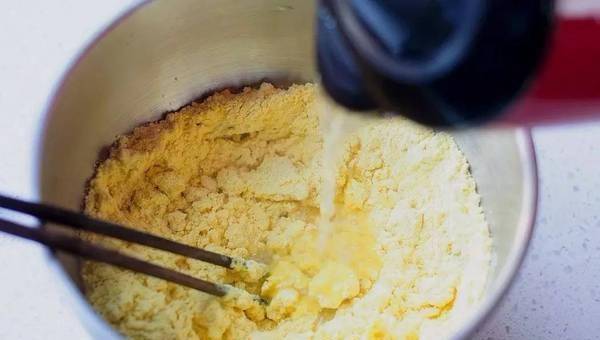 米饭怎么做成饼子好吃 eb1c7b1e6404434fa54e56e70485c70f.jpeg