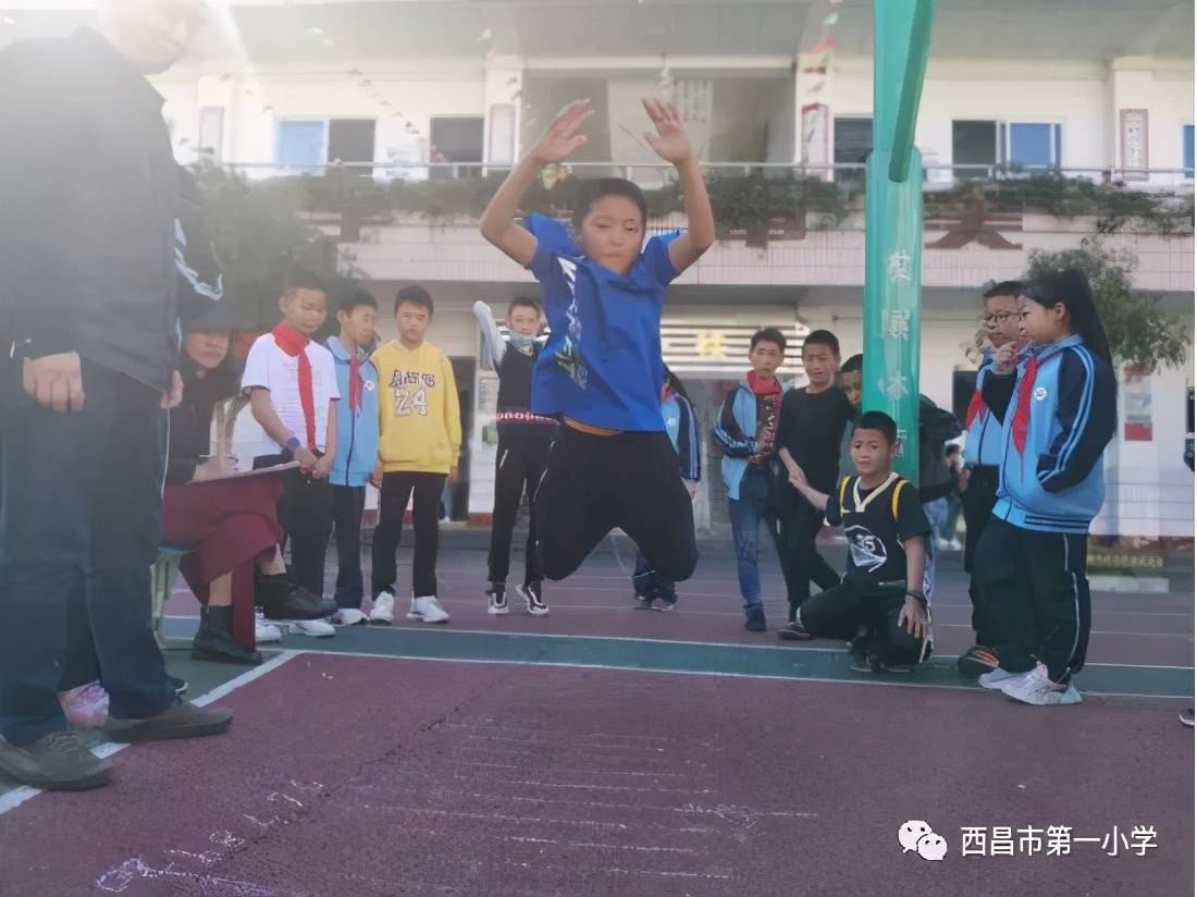 阳光体育快乐运动西昌市第一小学举行第50届冬季运动会