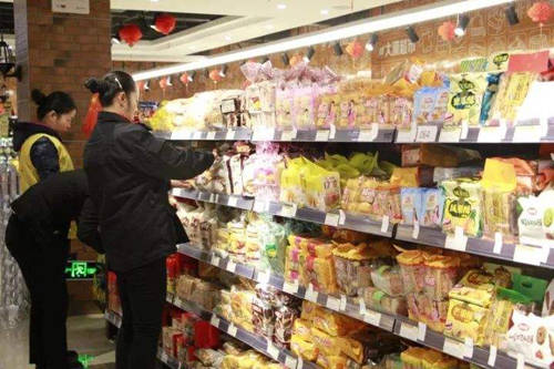 原因|超市月薪2-3千，为何很多人还“抢着干”？原因其实很简单！