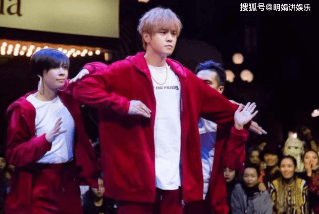 综艺明星唱歌片段 a0be4d8c56724d129a2b1110fbe65339.png