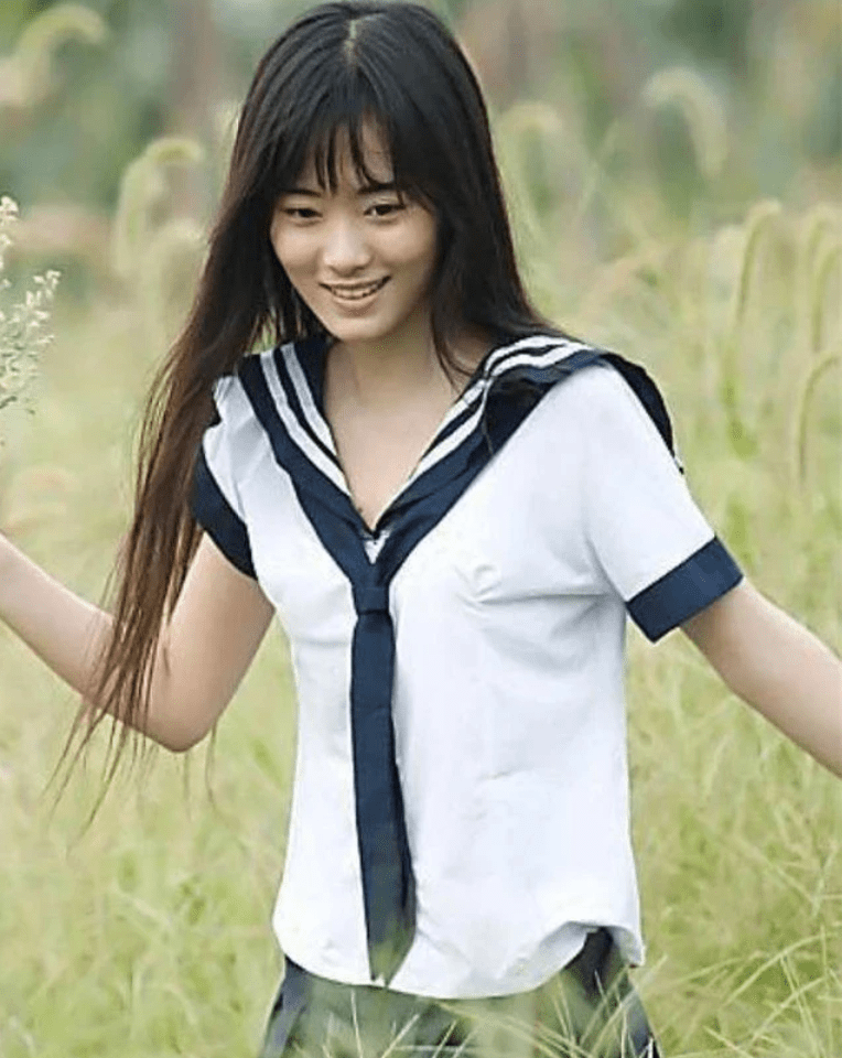 开云官方网站：
鞠婧祎的18岁 关晓彤的18岁 杨紫的18岁 看到郑爽：活该她这