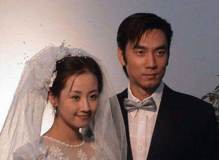 原创靠第一任老婆走红靠第二任老婆发家致富今48岁成亿万富翁