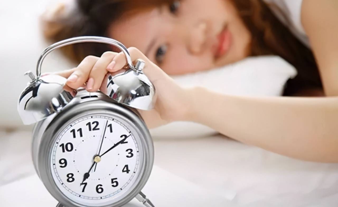 如何快速睡眠呢 82330ed00b294a25b2b7f57ff873a89b.jpeg