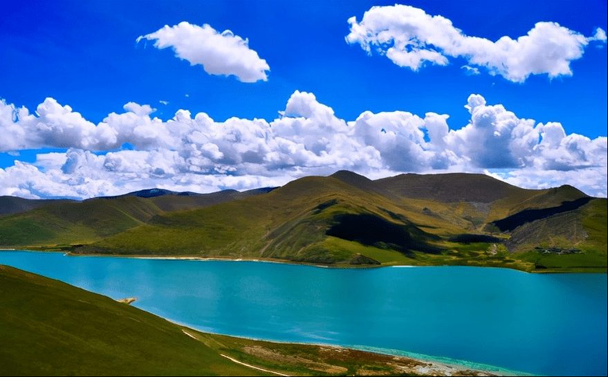 羊卓雍措被誉为世界上最美丽的水.