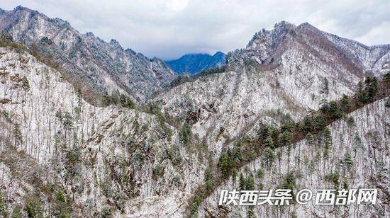 飞到秦岭看雪景:重重山峦被白雪覆盖 宛若仙境