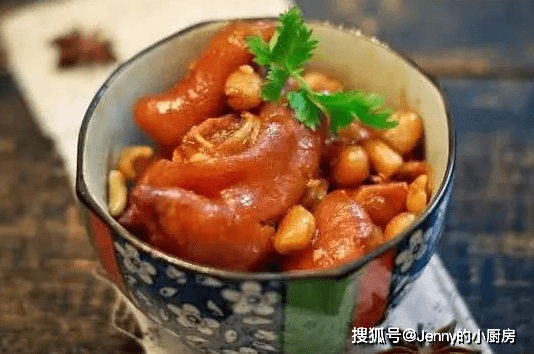 猪脚怎么炖才好吃还没腥味 48818dc64ad54445a1e3c925037482cb.png