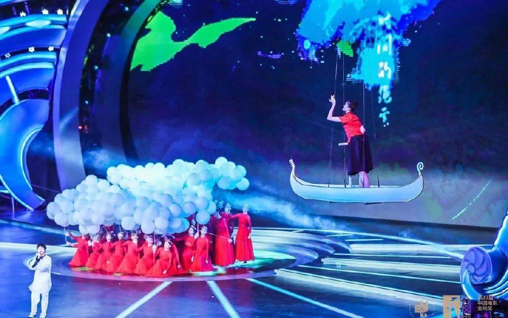 金鸡奖开幕式盘点！周深李光洁惊艳，成龙连说