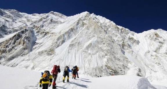 原创珠穆朗玛峰最著名的尸体:为何长达20年无人掩埋?