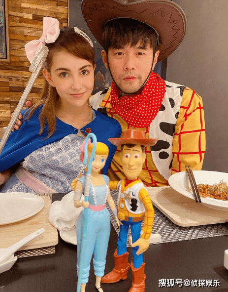 周杰伦昆凌乘豪华游艇出游,周董霸气搂着娇妻秀恩爱