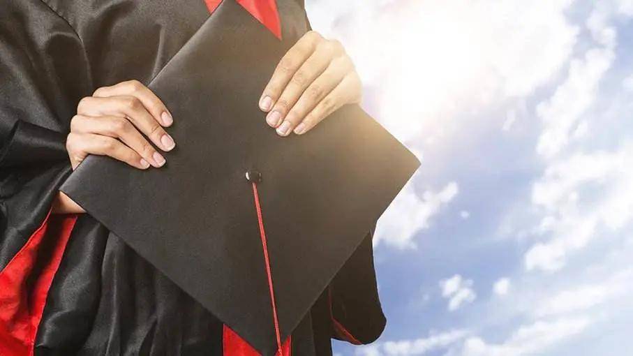 一般来说，从报名学习到获得博士学位证书时间大都在3-5年之间。 返回搜狐