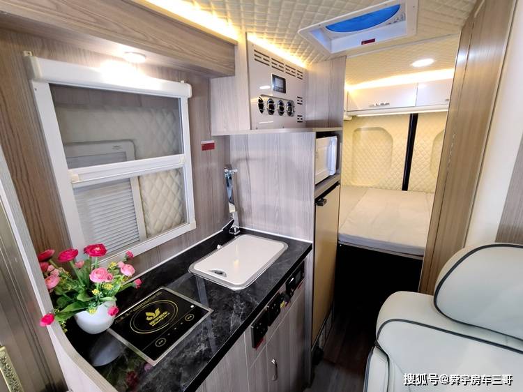 上汽大通V90自动挡房车，强悍霸气-搜狐大视野-搜狐新闻