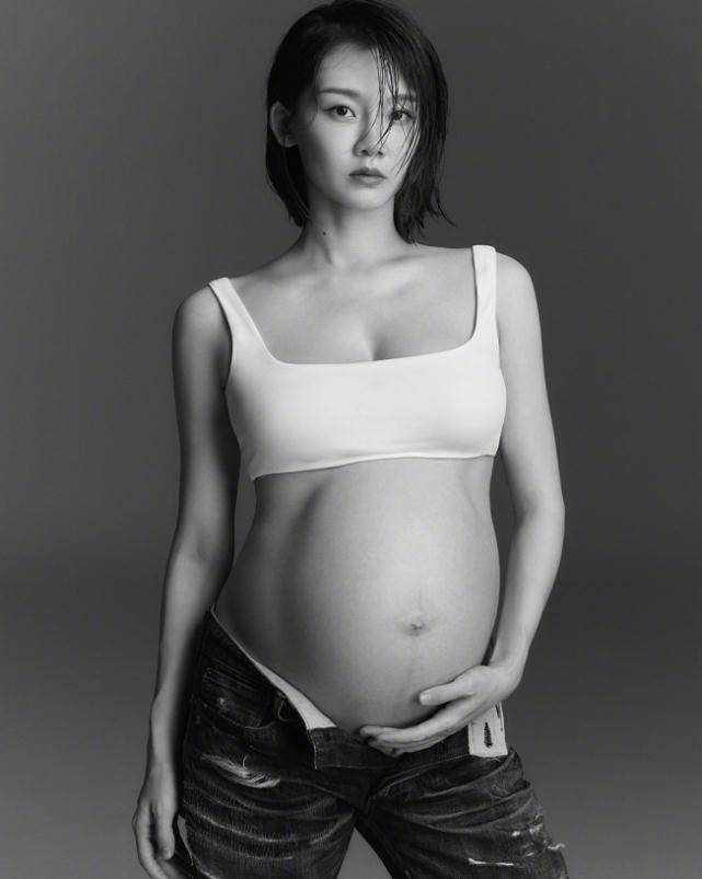 原创苗苗生日,郑恺秀老婆孕期写真大方示爱,看清整体照,才懂郑恺的
