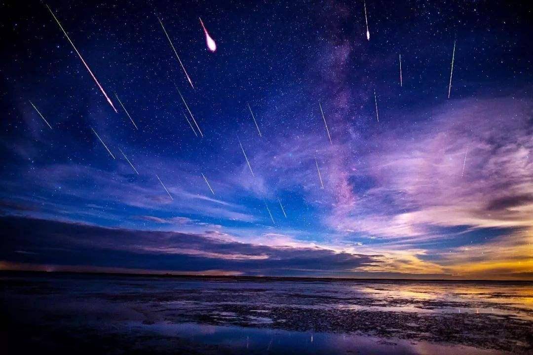 怎么最简单的画流星雨 8efeb5bafb7643b0ad4c9a3a409a72be.jpeg