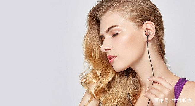 久戴耳机伤听力？