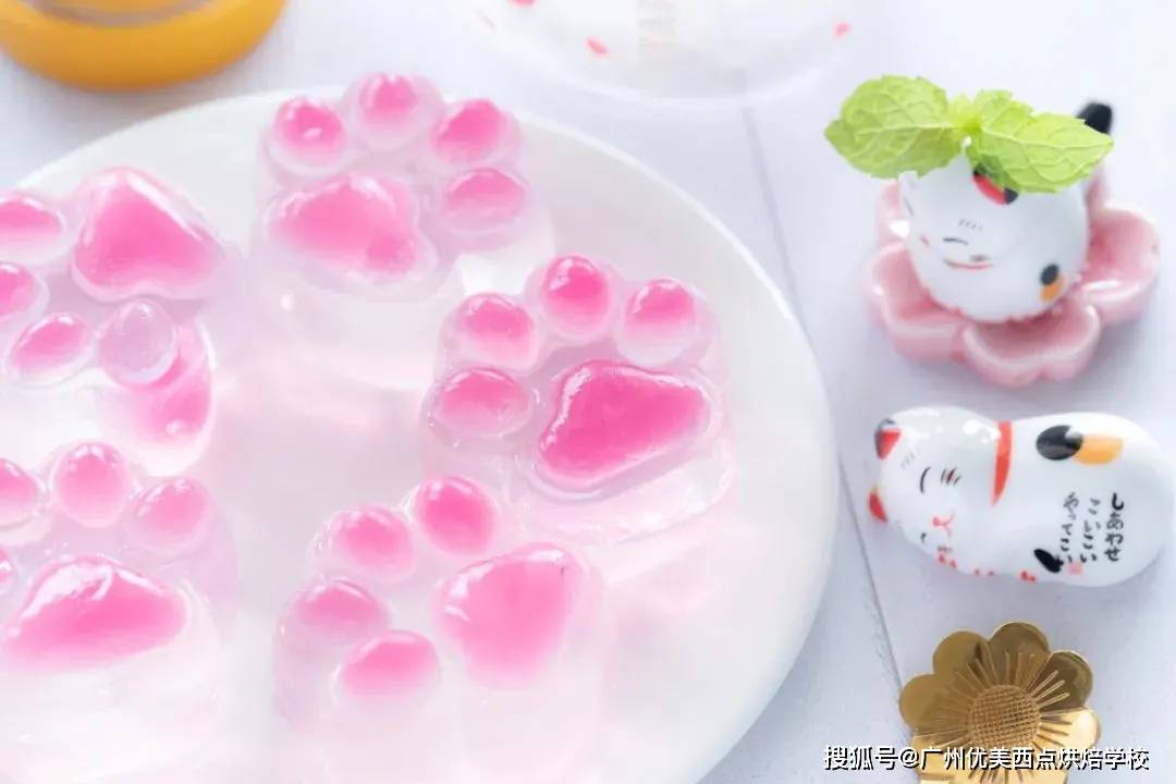 优美之猫爪冻冻冬天撸猫小心喵星人给你一爪肉掌