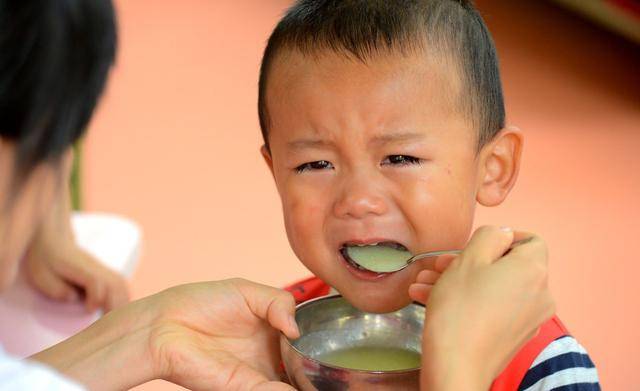 肠胃|孩子积食长不了个子，清理肠胃是首要做的事！对我说