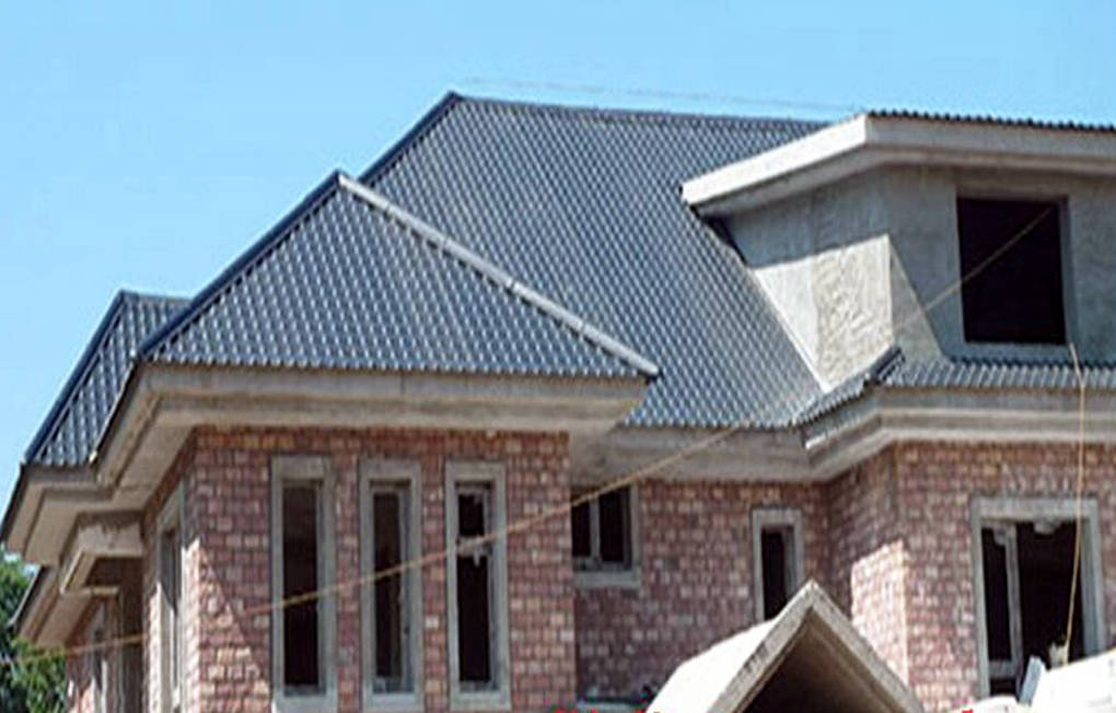 自建房树脂瓦屋顶就如现在很流行的新型环保材料合成树脂瓦,它要比