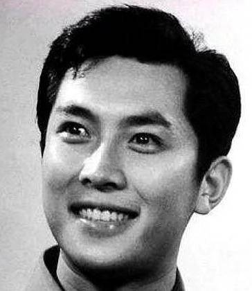 陈道明最敬重的演员,年轻时迷倒一片女星,今88岁依旧帅过小鲜肉