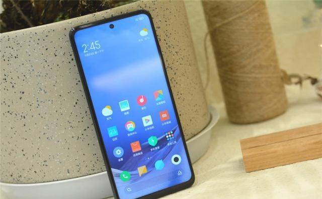 买5G手机也可以跟风，千元机认准这两款，都是高