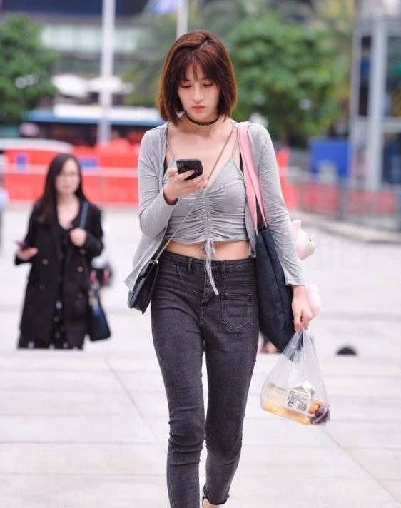 美女身高175,腿就145,十分裤穿成八分裤