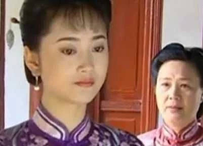 她当红时嫁给穷小子,恩爱了15年拥有一子,如今丈夫彻底走红