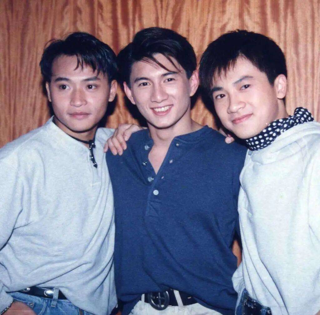 《追光》陈志朋回炉重造，被称“男版宁静”，