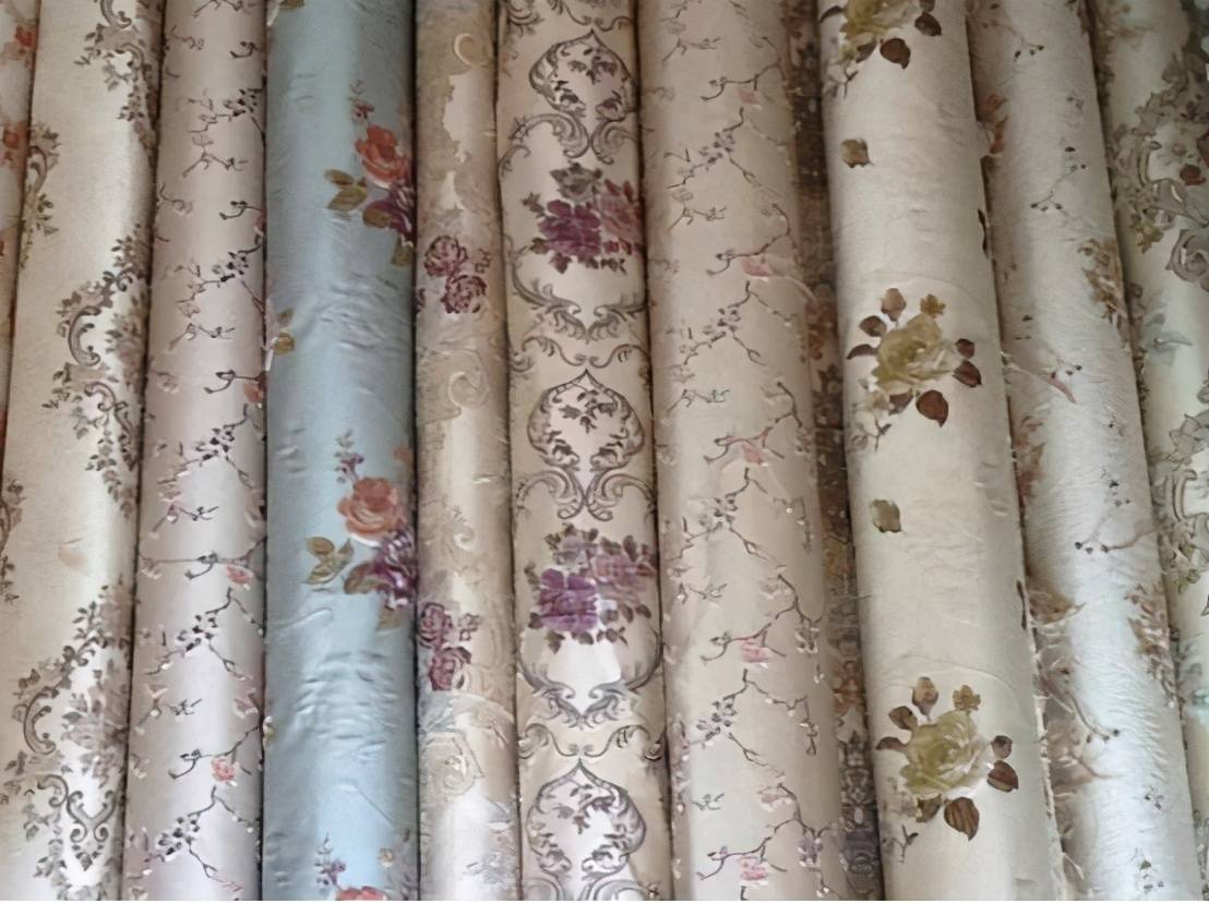 墙纸怎么贴才不会掉 e6490bd517374fe0af97fbc3ddc7e48f.jpeg