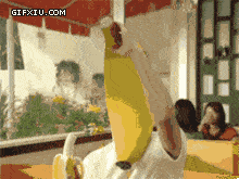 在头上套一个大香蕉