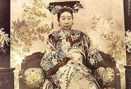 皇帝的英文 e4f7646b1a7e42e4aed467fbcf3c34f8.jpeg