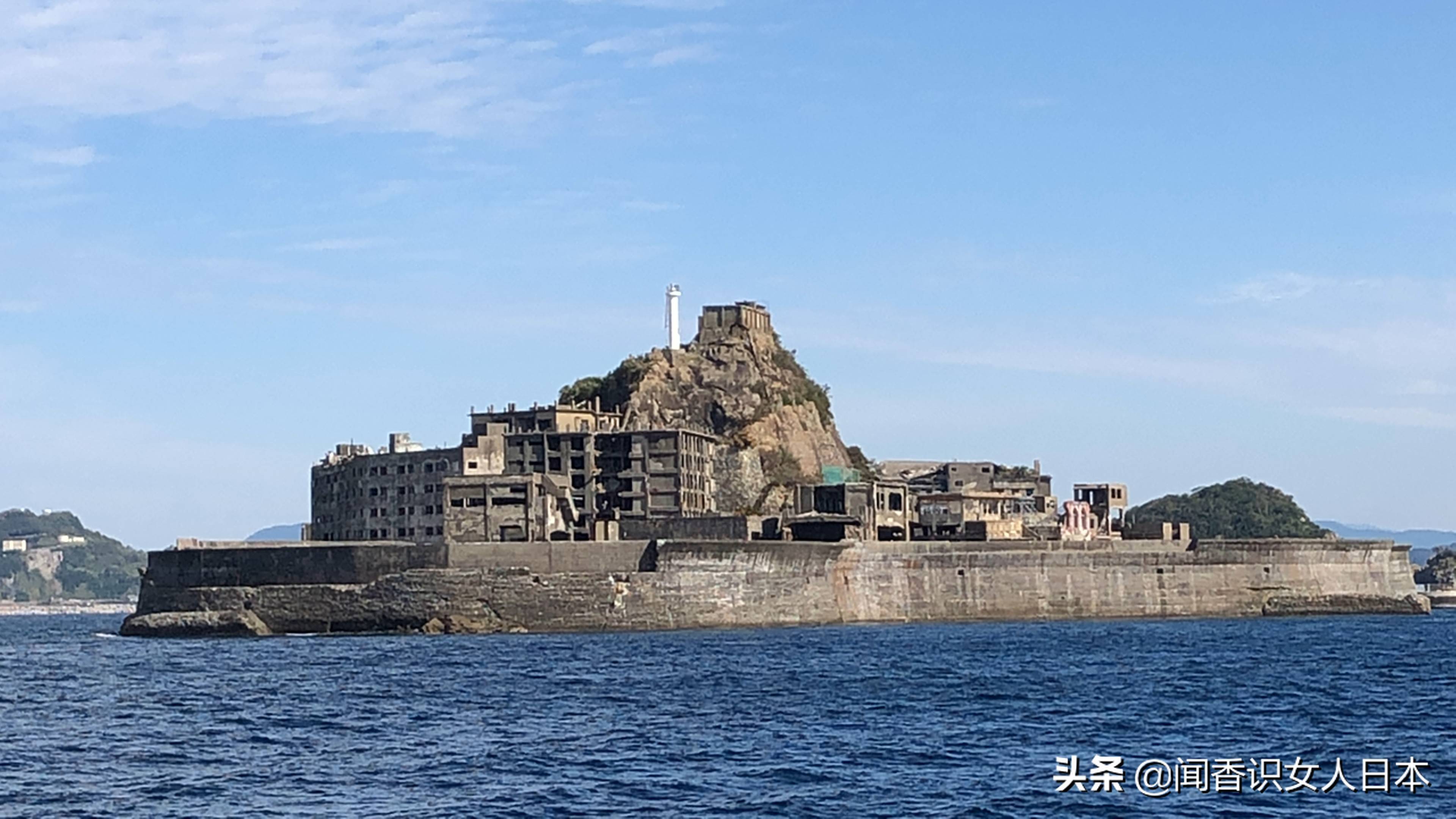 日本军舰岛,一座废弃的无人岛,现在是热门观光地,岛上