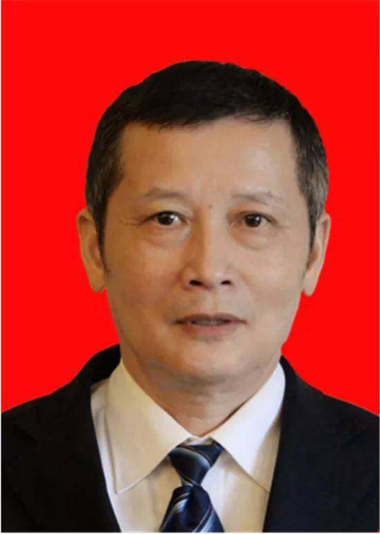 (实外校长—王建伟)