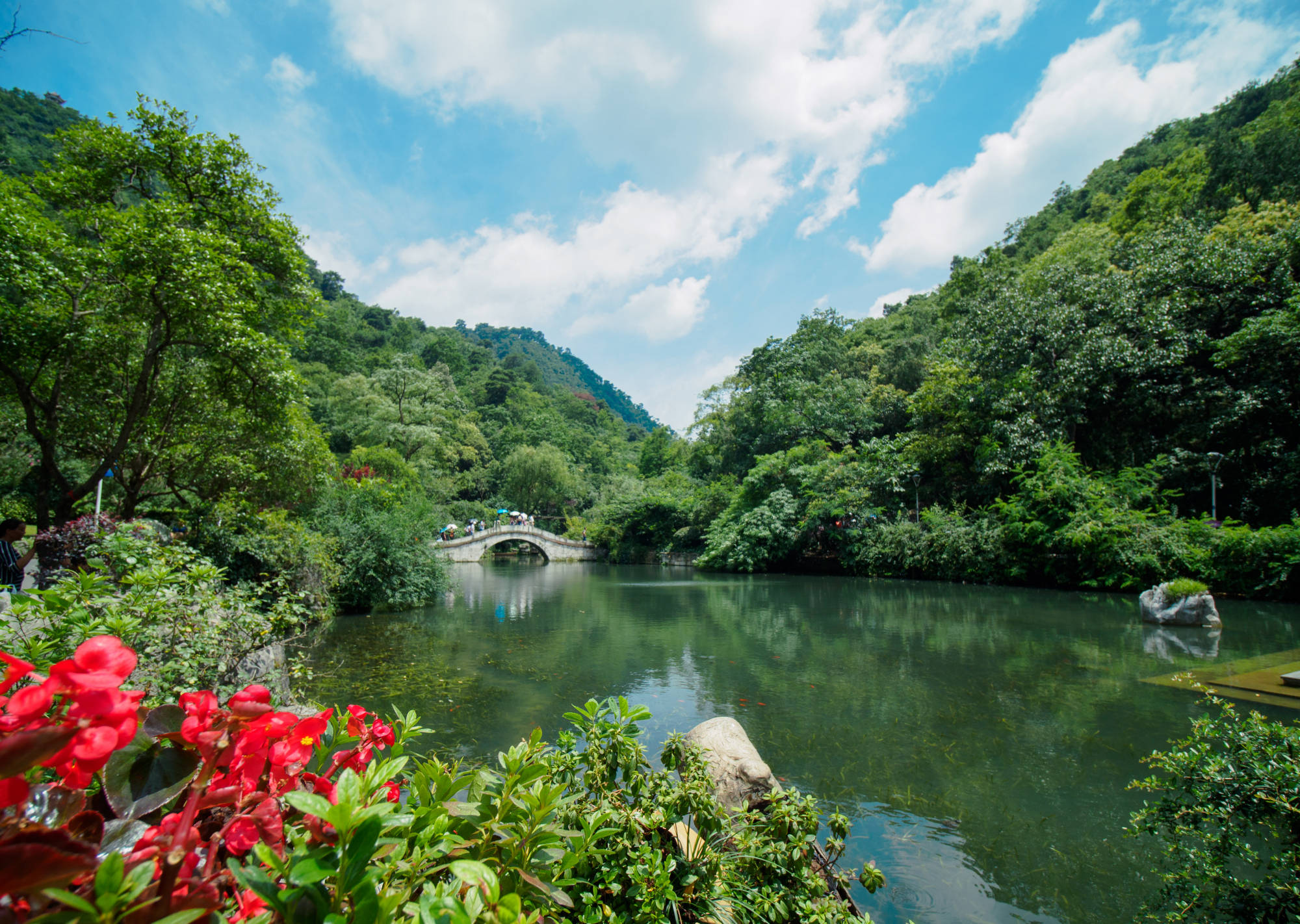 贵州的一座城市公园，五元门票还能逛动物园