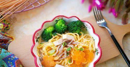 牛肉汤怎么做面好吃 c3d26a625c4144fb89e9003be2dd7185.jpeg