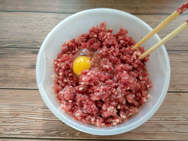 自己怎么做牛肉馅 de6c678628404a04937bd176e5fe1334.jpeg