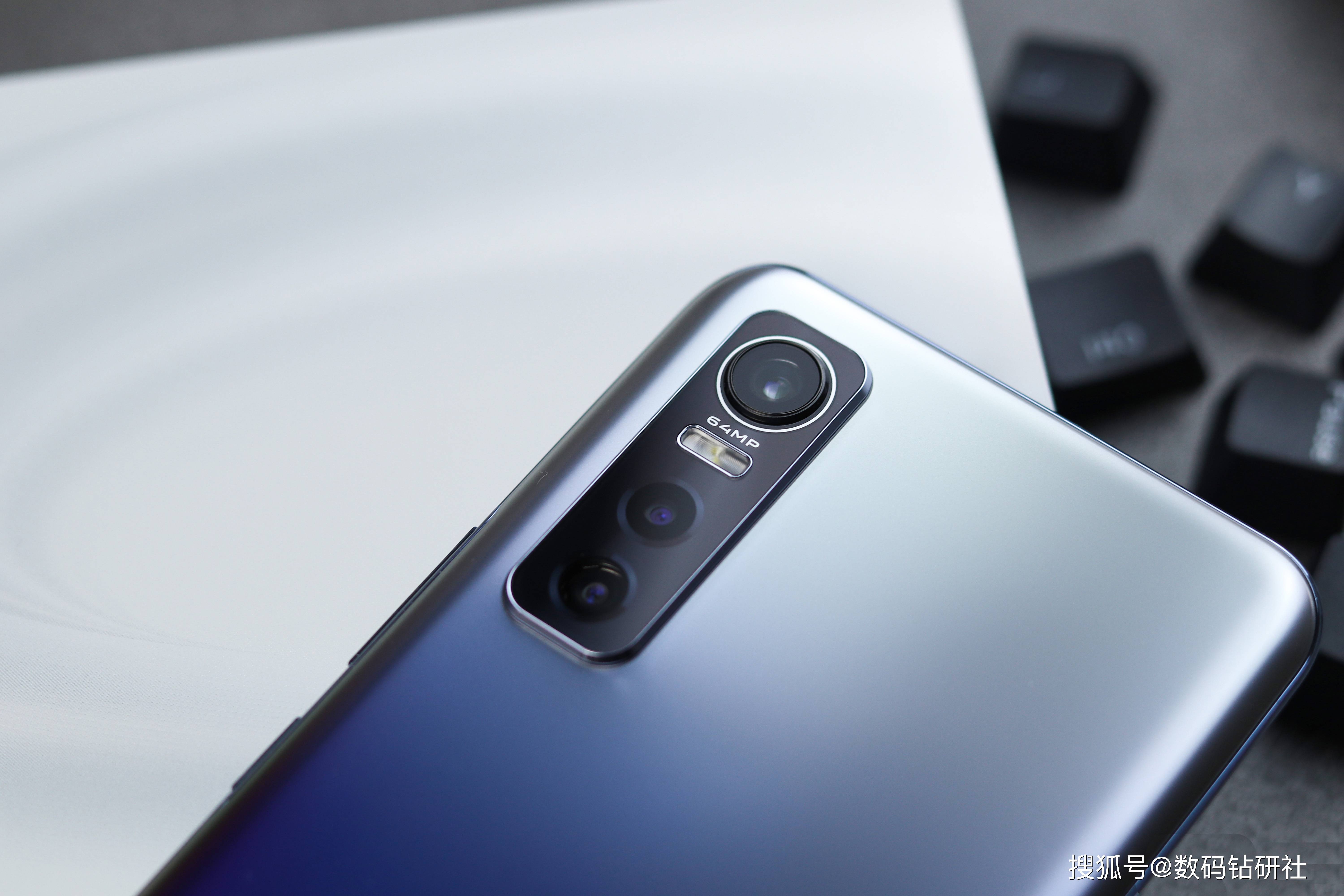 众人皆厚我独薄！这听起来更像是vivo S7e的内心独