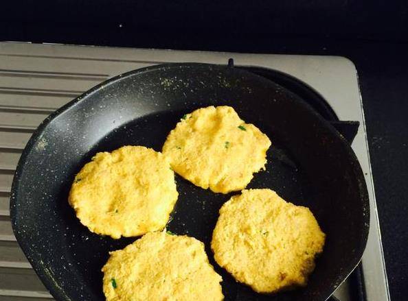 面粉做的南瓜饼的做法 98af8d2848da40a7910bb10a138814c5.jpeg