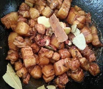 做红烧肉放什么解腻 cd71df34513241d2b9a72d3a0ba8171d.jpeg