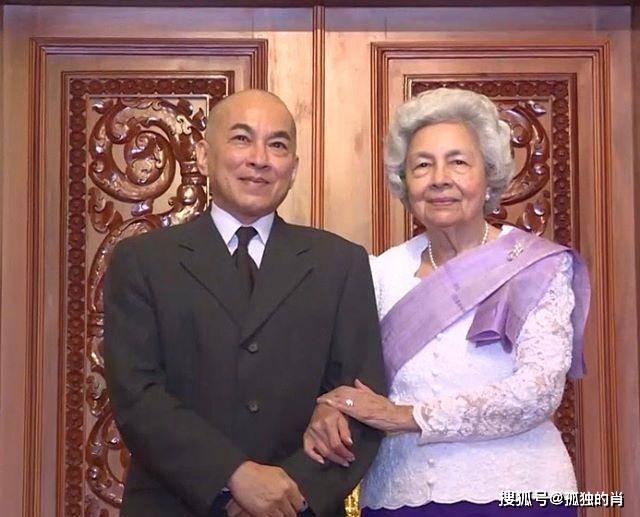 原创莫尼列太后白发人送黑发人,却是柬埔寨王宫里最幸福的女人