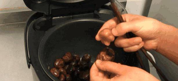 板栗怎么做好吃又简单电饭煲 19d1abb7d04a445c90b020797e4e76ec.jpeg