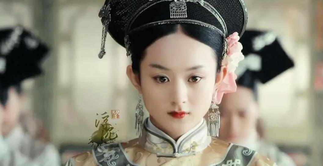 而在《谁是凶手》中,赵丽颖的眼神变得更有故事感了